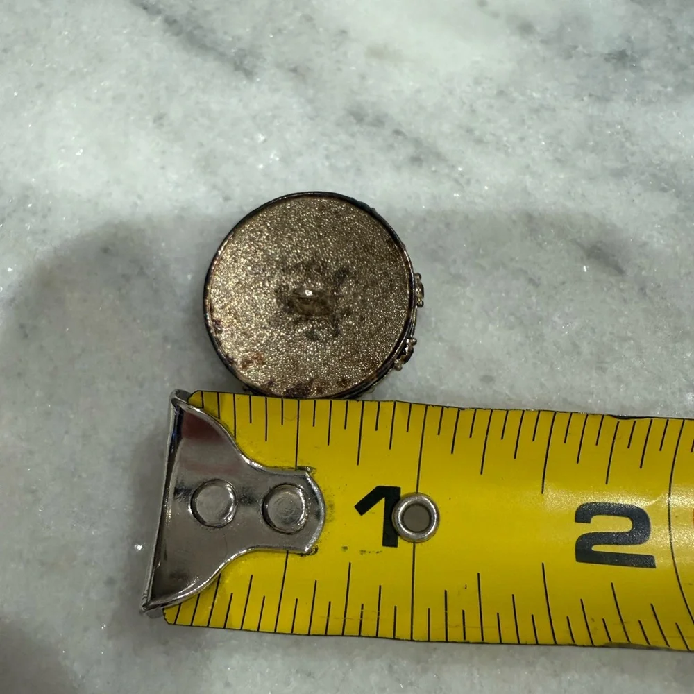 Gripoix 100% authentic Chanel  Black and Gold Button - Picture 4 of 9